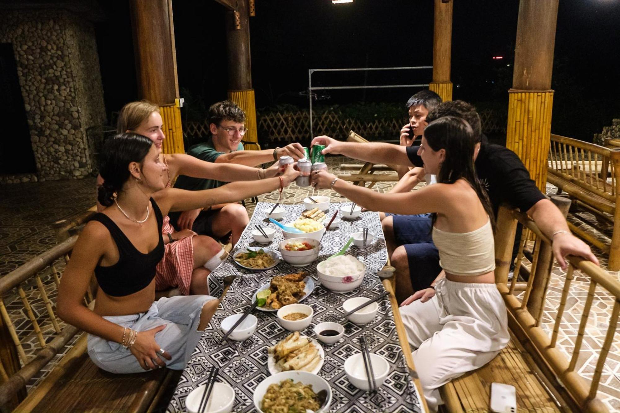 Nha Tan - Mai Chau Homestay And Tours Экстерьер фото